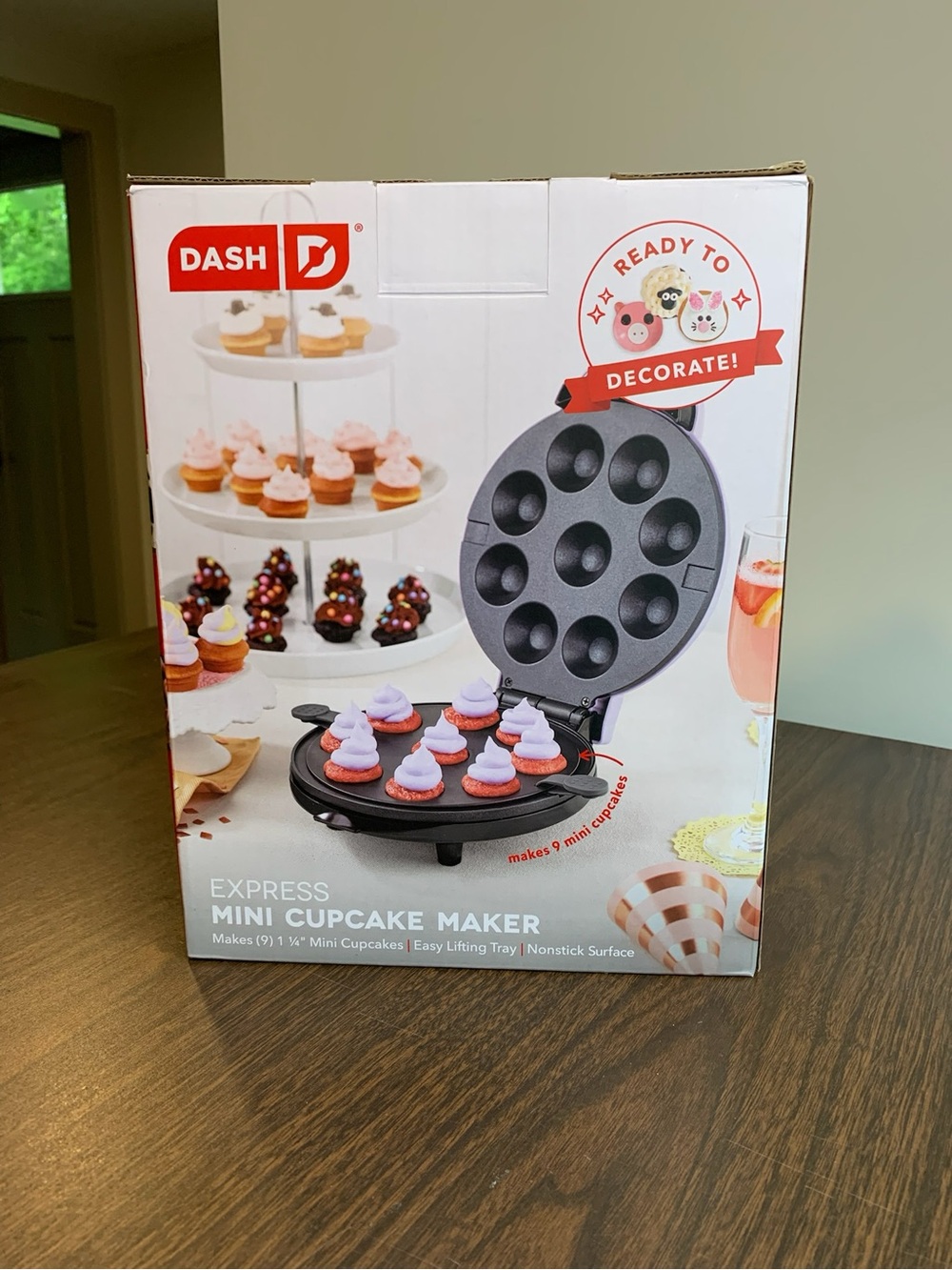 Dash Express Mini Cupcake Maker - Picture 5 of 6